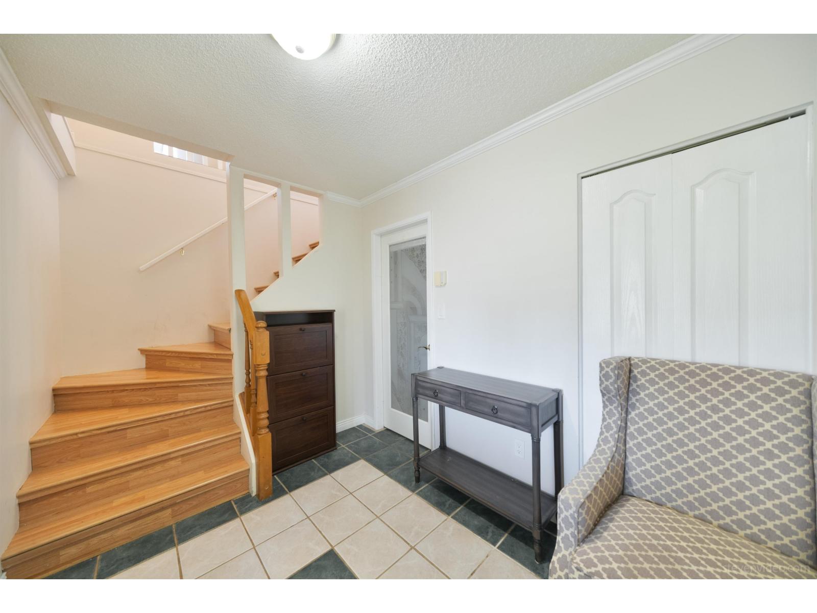 5003 205 Street, Langley, British Columbia  V3A 5P8 - Photo 8 - R3095217