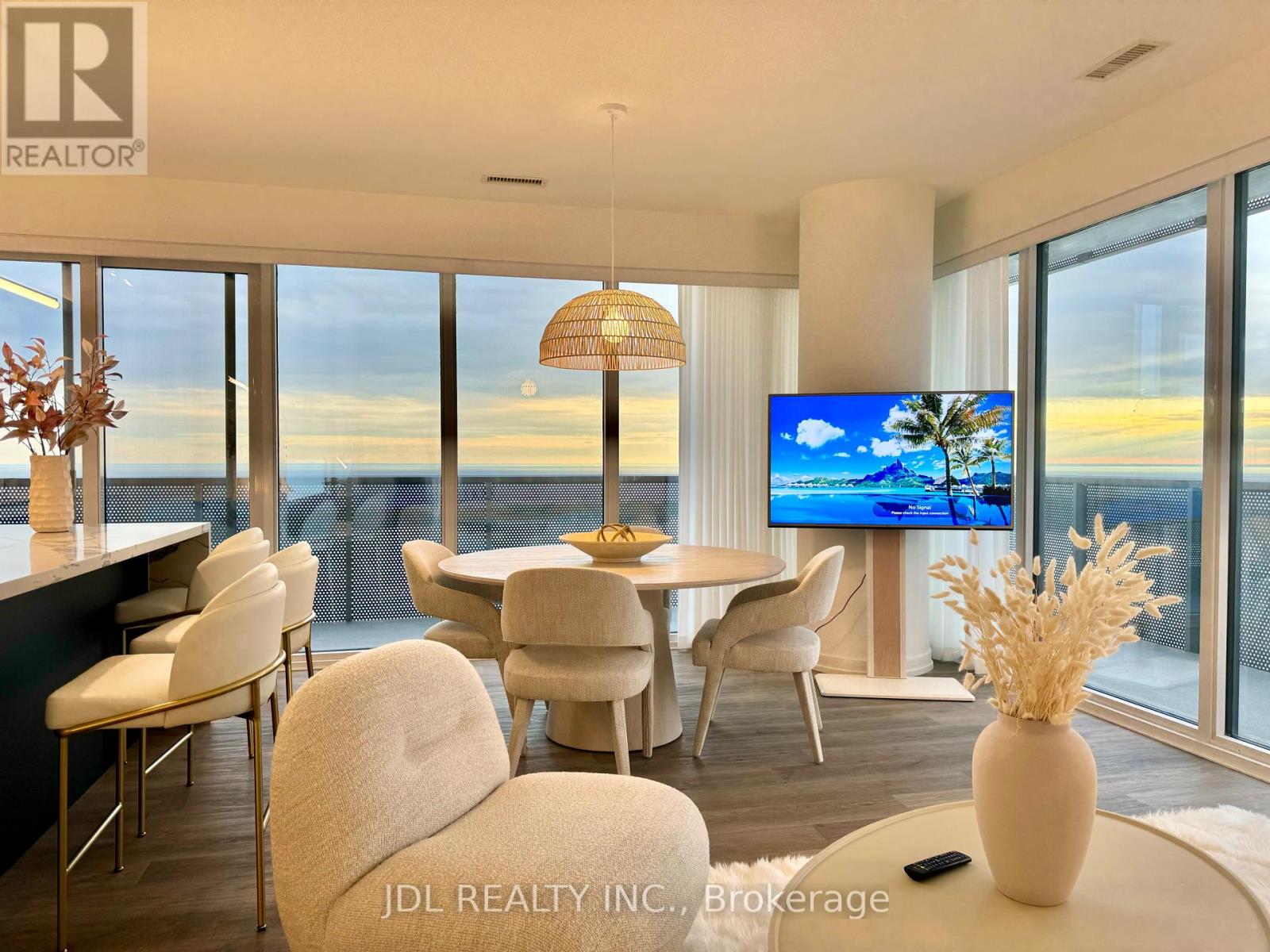 5811 - 55 Cooper Street, Toronto, Ontario  M5E 0G1 - Photo 7 - C12842300