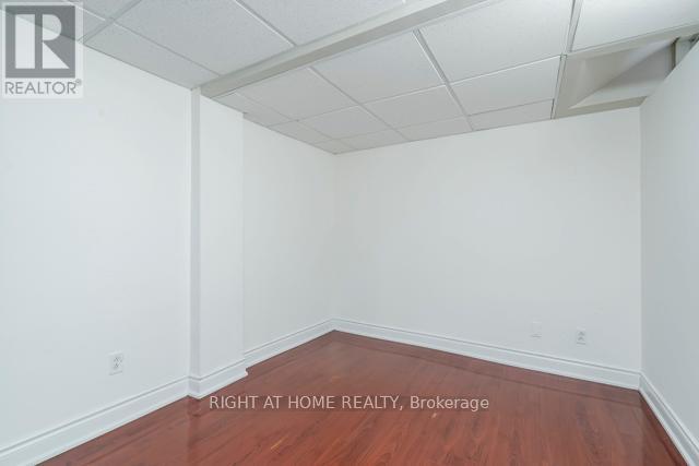 7438 Magistrate Terrace, Mississauga, Ontario  L5W 1L2 - Photo 8 - W12842280