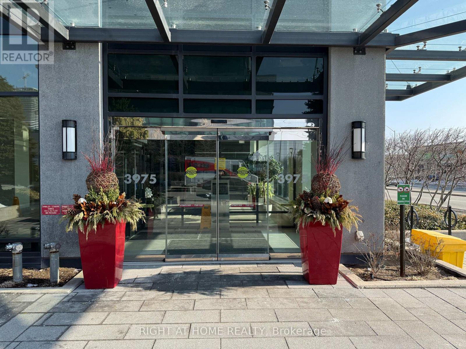 402 - 3975 Grand Park Drive, Mississauga, Ontario  L5B 0K4 - Photo 2 - W12842284