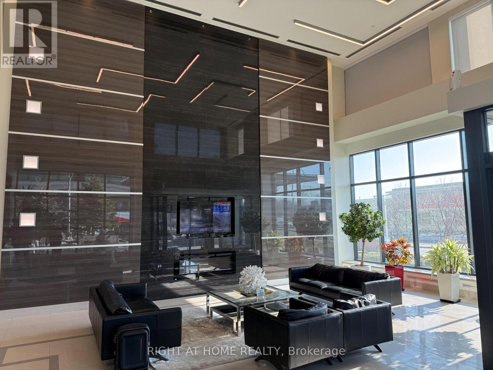 402 - 3975 Grand Park Drive, Mississauga, Ontario  L5B 0K4 - Photo 5 - W12842284