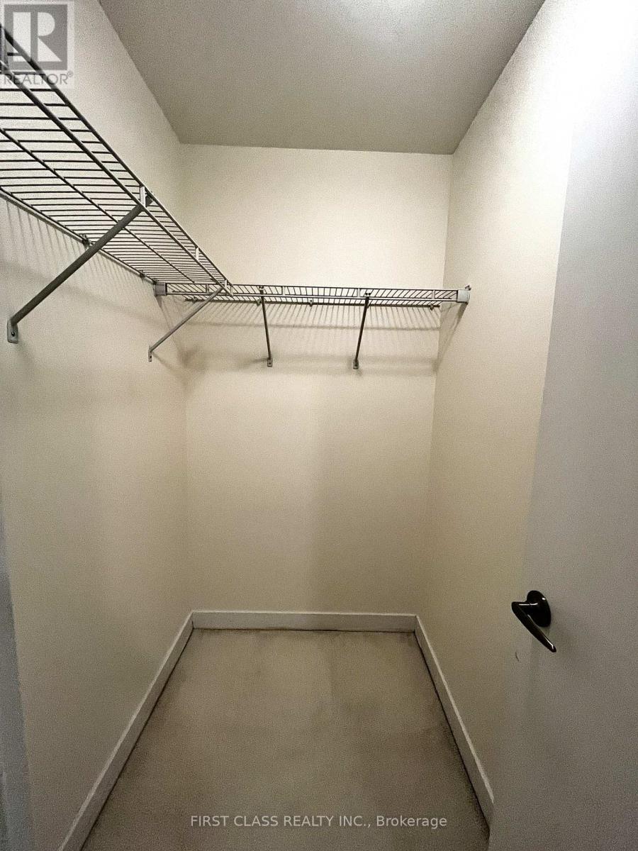 1204 - 4070 Confederation Parkway, Mississauga, Ontario  L5B 0E9 - Photo 11 - W12842292