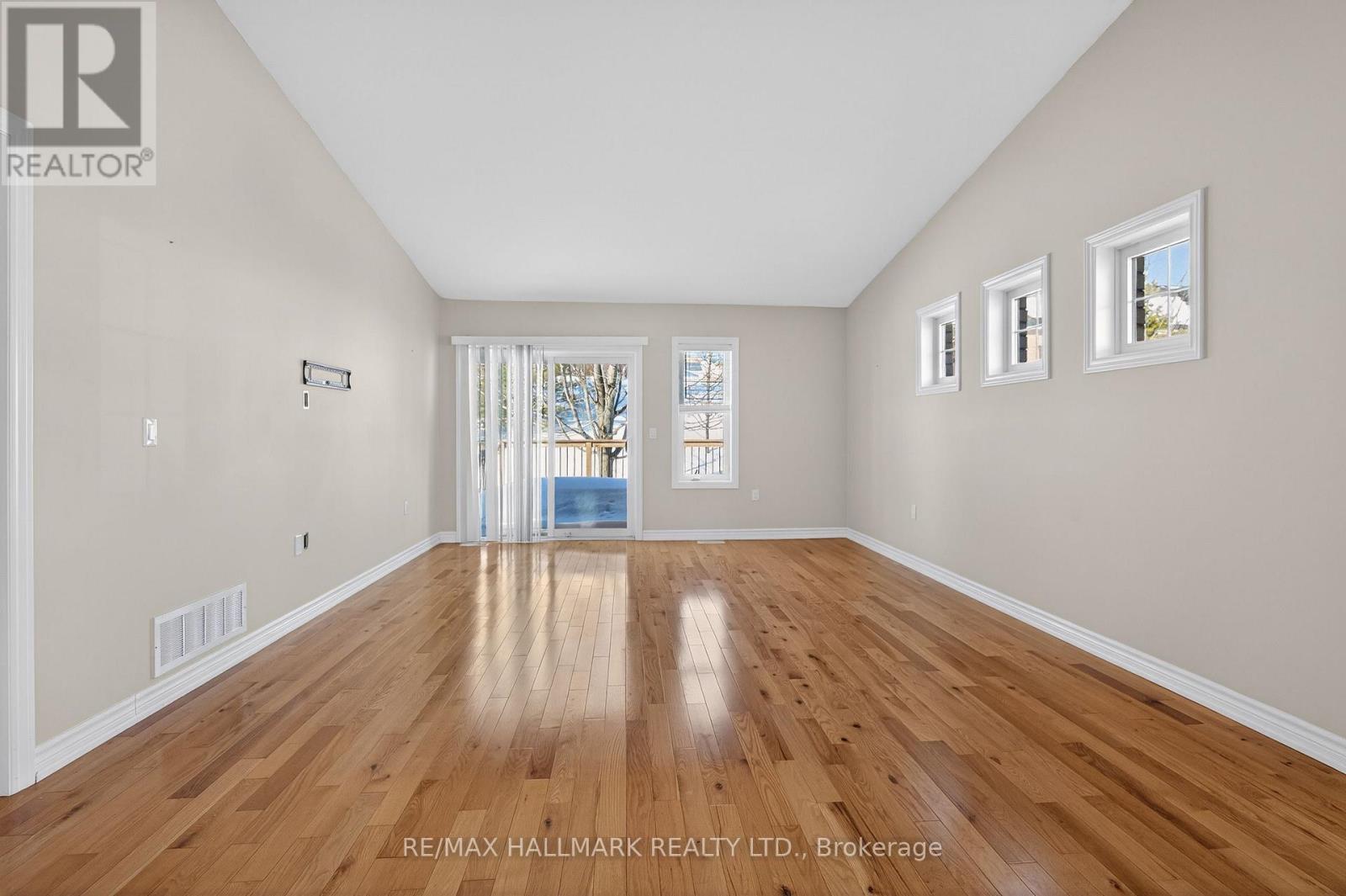 105 - 86 Village Crescent, Peterborough, Ontario  K9J 8S7 - Photo 14 - X12842296