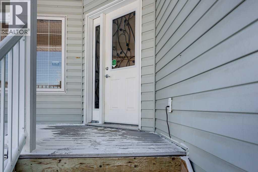 9 Assinger Avenue, Red Deer, Alberta T4R 3L1 - Photo 2 - A2289764