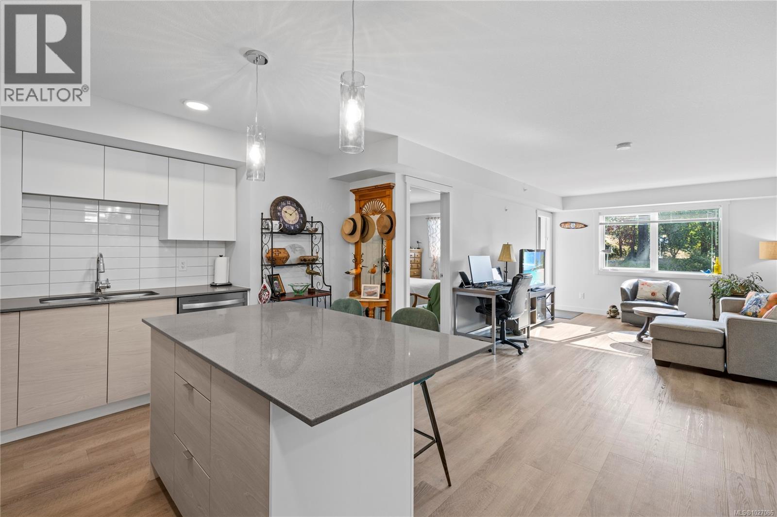 308 4810 Cedar Ridge Pl, Nanaimo, British Columbia  V9T 0M7 - Photo 6 - 1027086