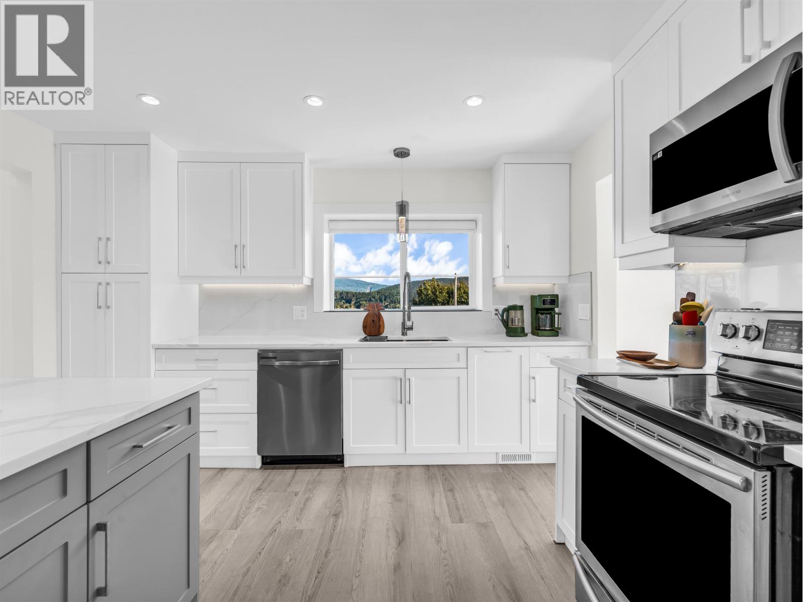 4254 Caddy Road, North Vancouver, British Columbia  V7G 1B7 - Photo 14 - R3095719