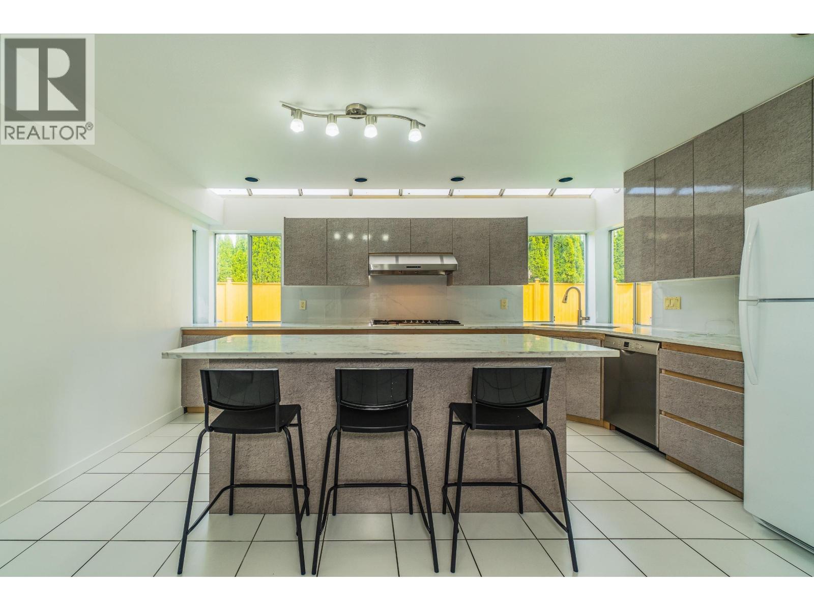 5611 Holt Avenue, Richmond, British Columbia  V7C 5C8 - Photo 11 - R3095832