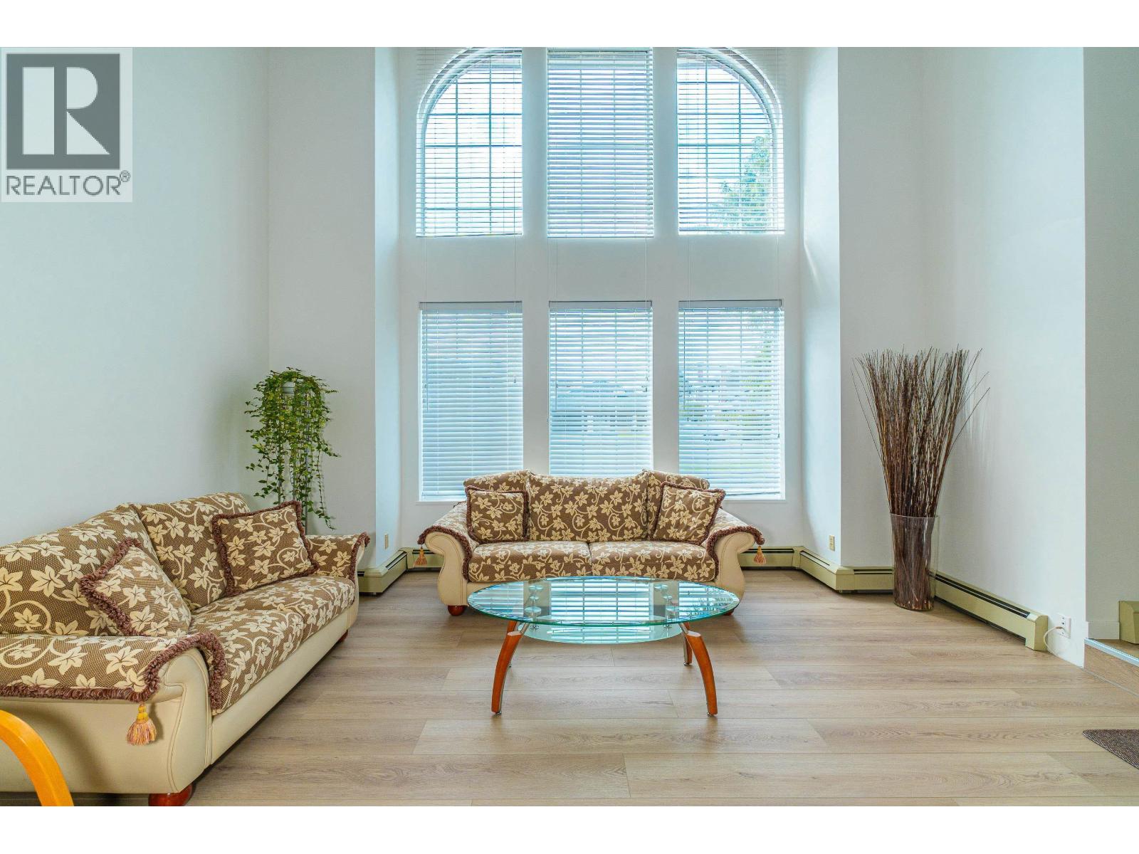 5611 Holt Avenue, Richmond, British Columbia  V7C 5C8 - Photo 2 - R3095832