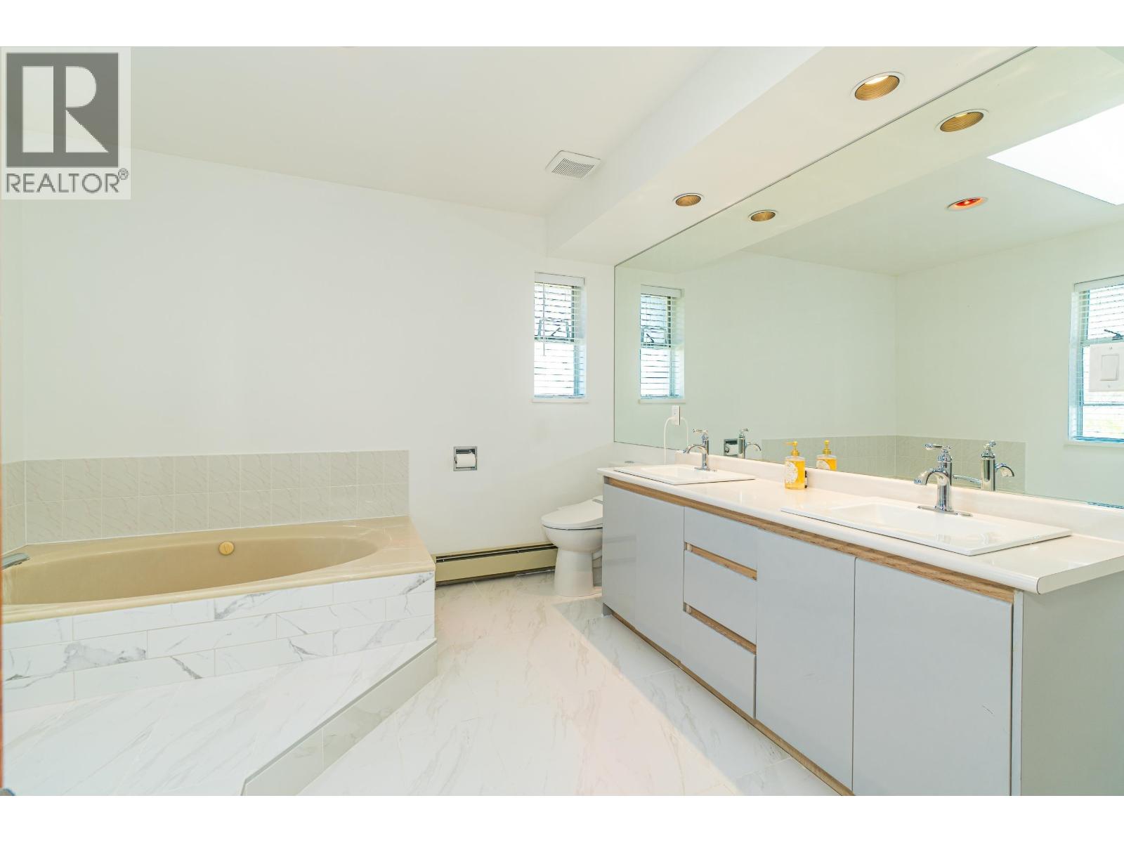 5611 Holt Avenue, Richmond, British Columbia  V7C 5C8 - Photo 27 - R3095832