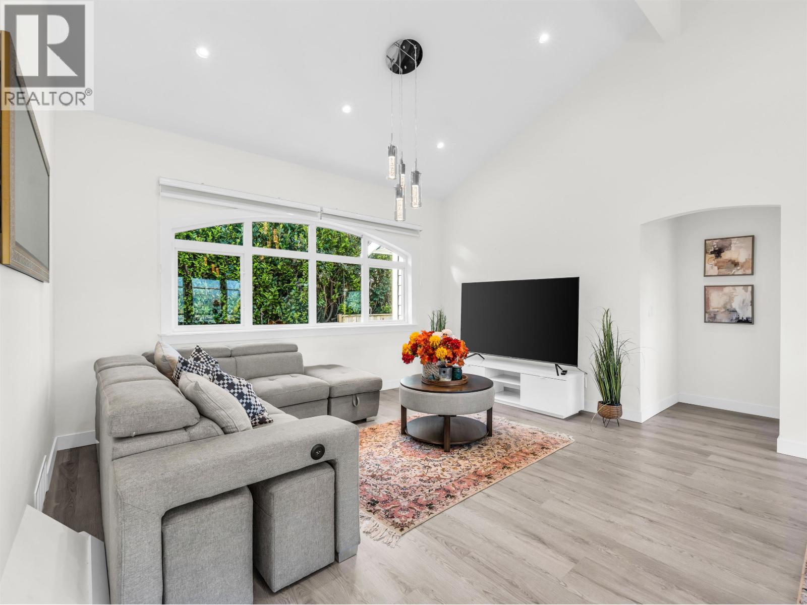 4254 Caddy Road, North Vancouver, British Columbia  V7G 1B7 - Photo 7 - R3095719