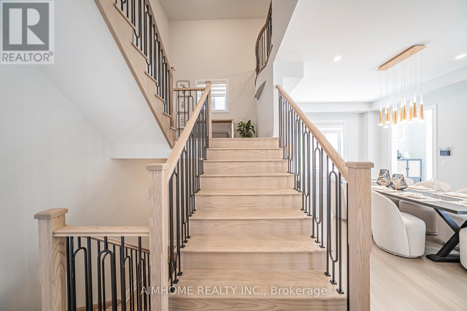 17 Meizhou Avenue, Markham, Ontario  L6C 3J6 - Photo 9 - N12840740