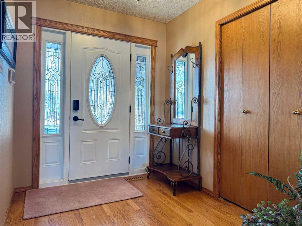 335 28 Street S, Lethbridge, Alberta  T1J 3S7 - Photo 3 - A2281909