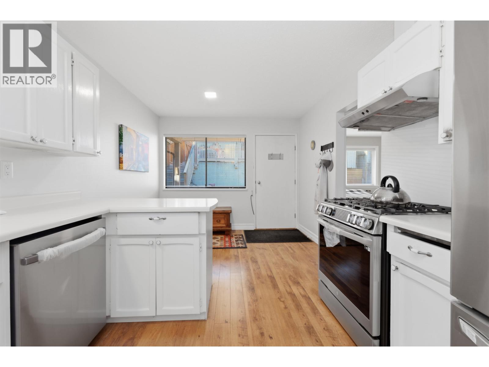 1911 Deep Cove Road, North Vancouver, British Columbia  V7G 1S7 - Photo 9 - R3095545