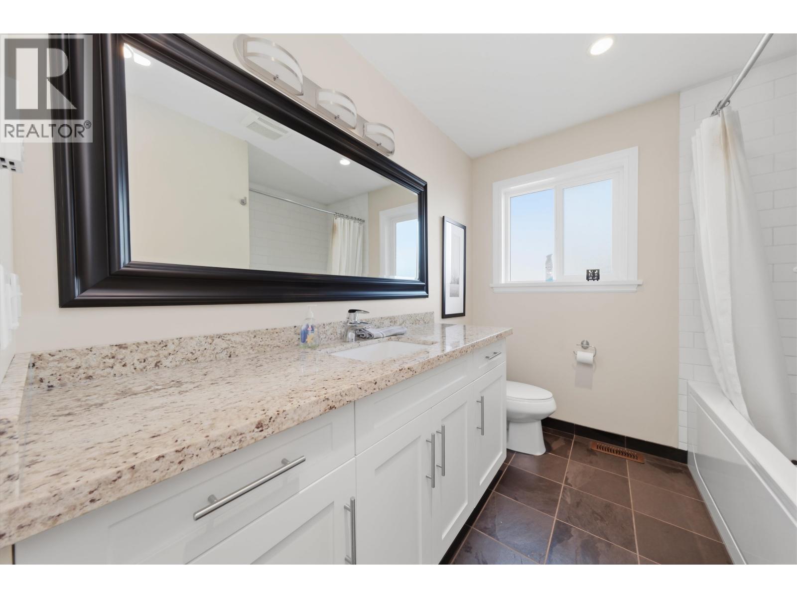 1911 Deep Cove Road, North Vancouver, British Columbia  V7G 1S7 - Photo 17 - R3095545