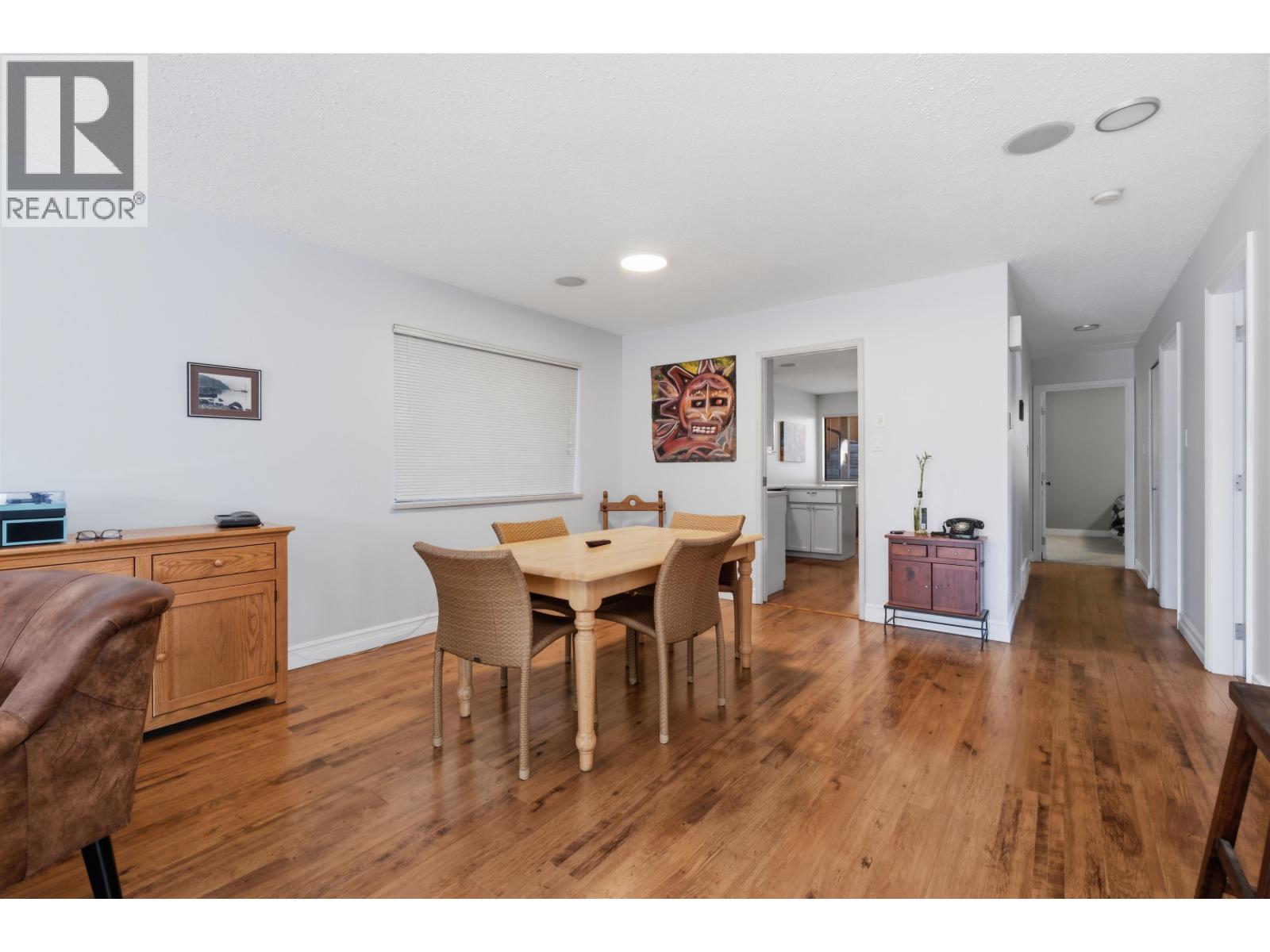 1911 Deep Cove Road, North Vancouver, British Columbia  V7G 1S7 - Photo 5 - R3095545