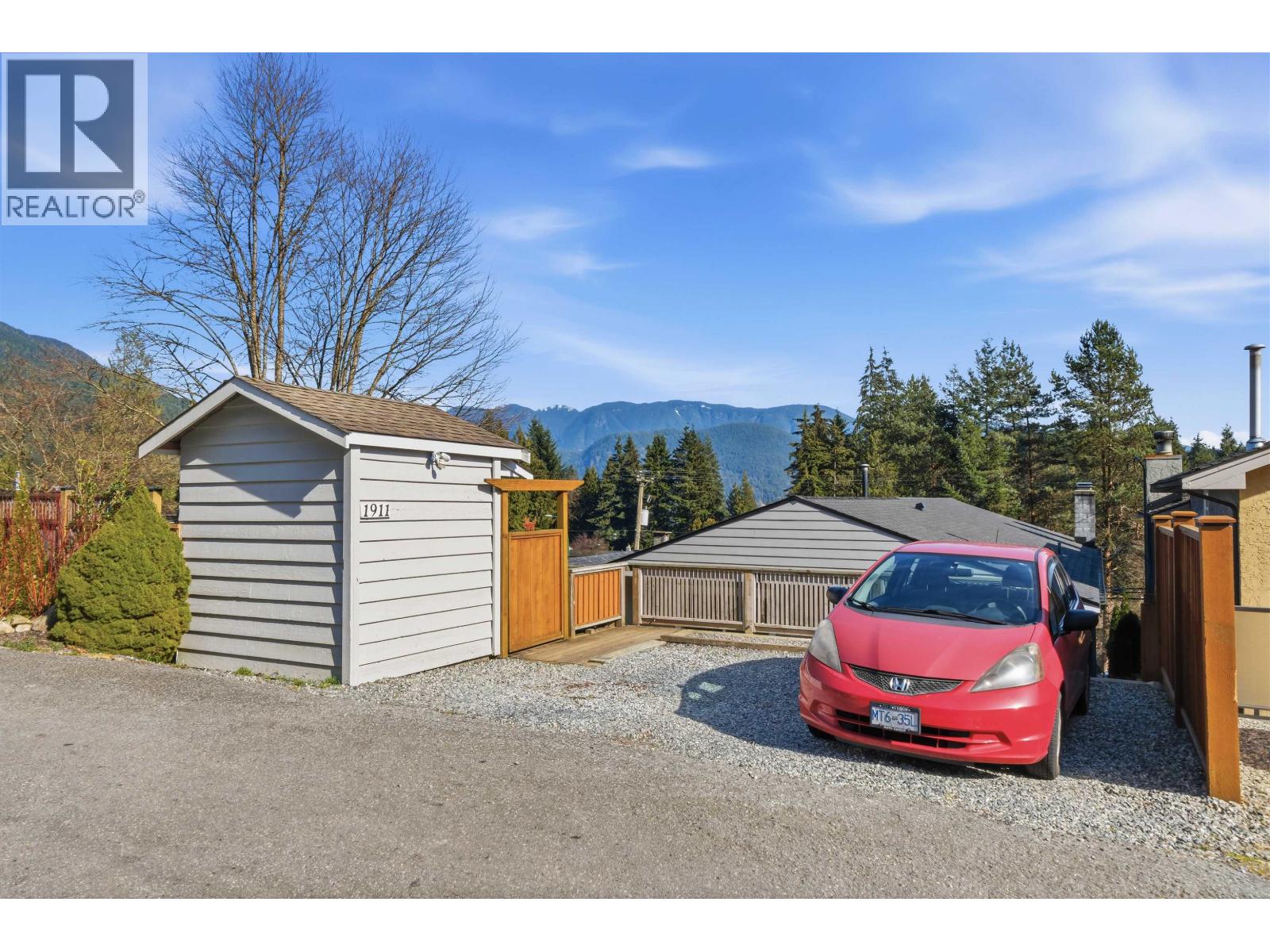 1911 Deep Cove Road, North Vancouver, British Columbia  V7G 1S7 - Photo 25 - R3095545