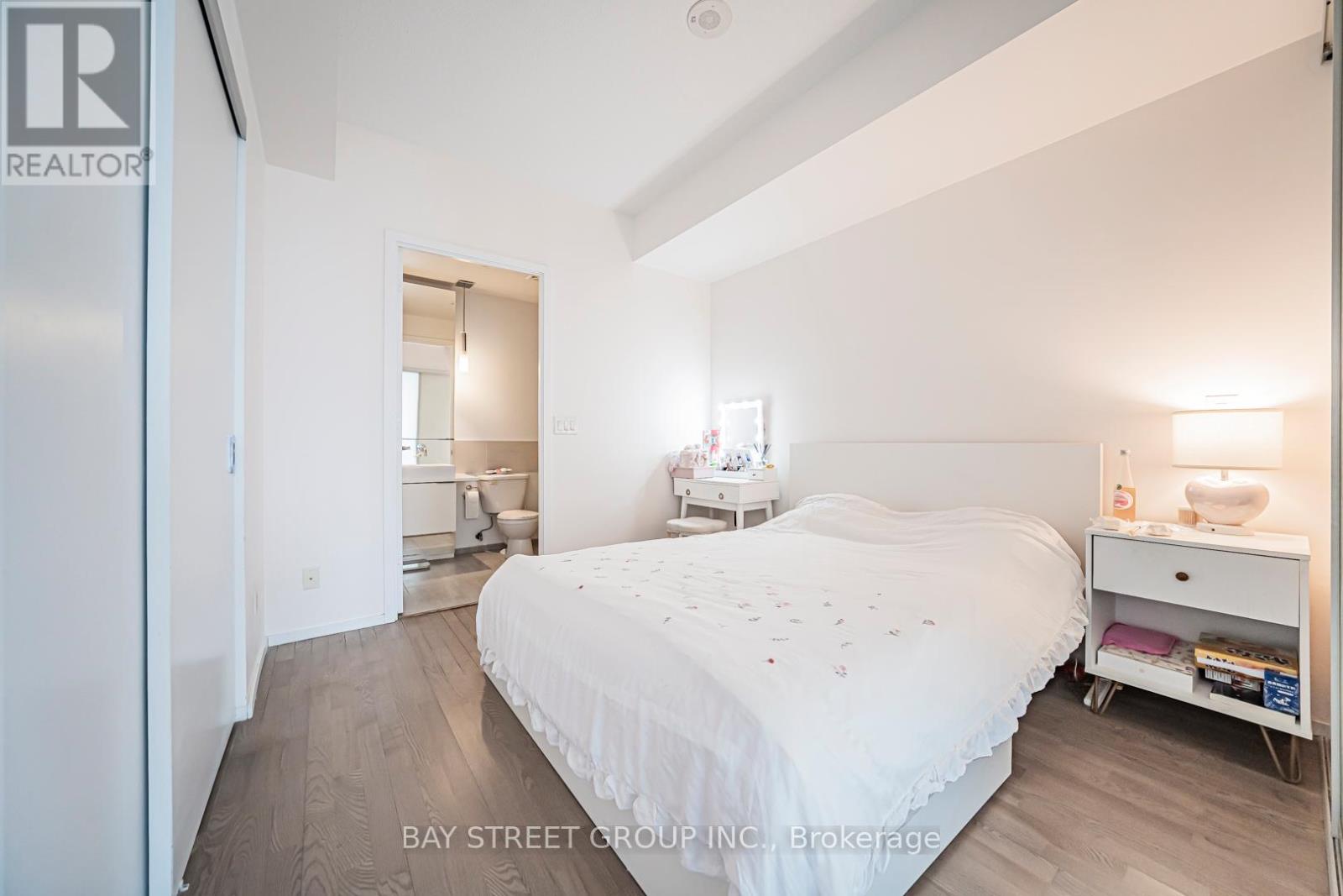 3004 - 8 Charlotte Street, Toronto, Ontario  M5V 0K4 - Photo 19 - C12832236