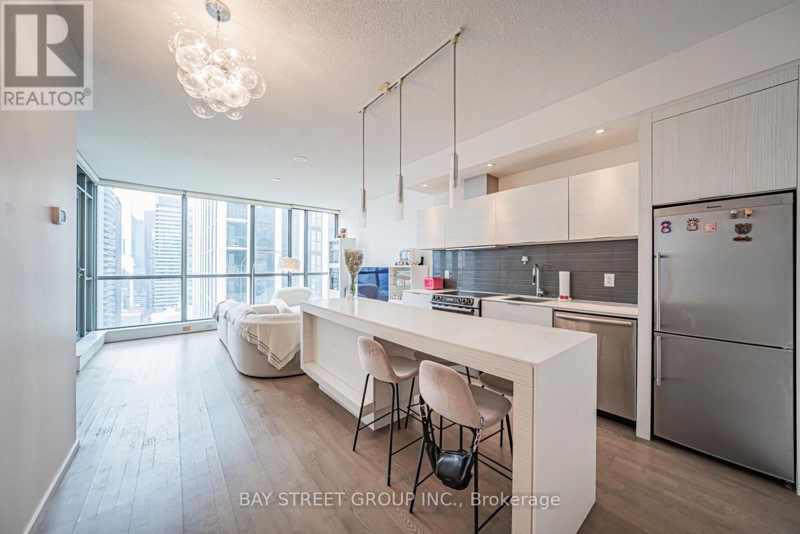 3004 - 8 Charlotte Street, Toronto, Ontario  M5V 0K4 - Photo 9 - C12832236