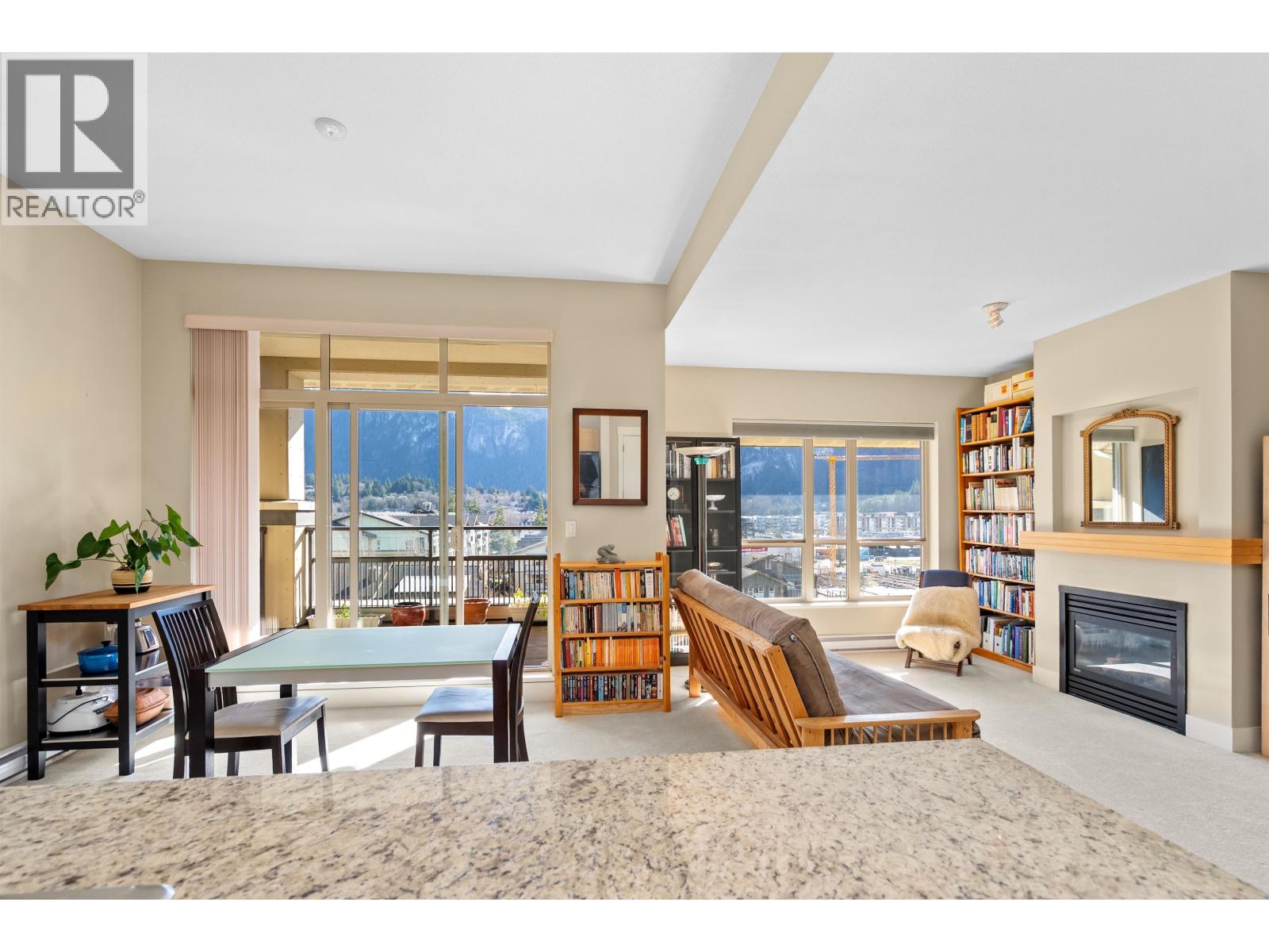 602 1211 VILLAGE GREEN WAY, Squamish, British Columbia