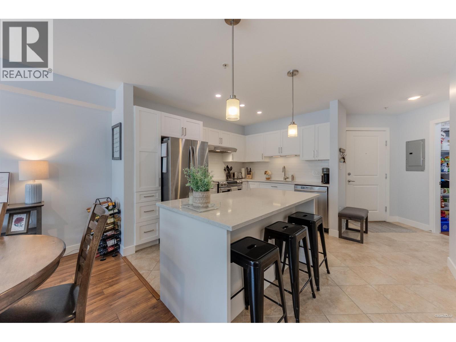 214 19677 Meadow Gardens Way, Pitt Meadows, British Columbia  V3Y 0A2 - Photo 5 - R3093952