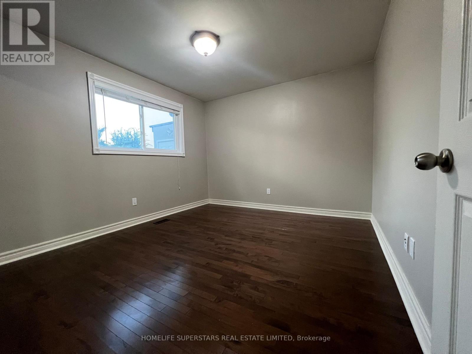 ( Upper ) - 131 Alicewood Court, Toronto, Ontario  M9V 3Y1 - Photo 14 - W12842308