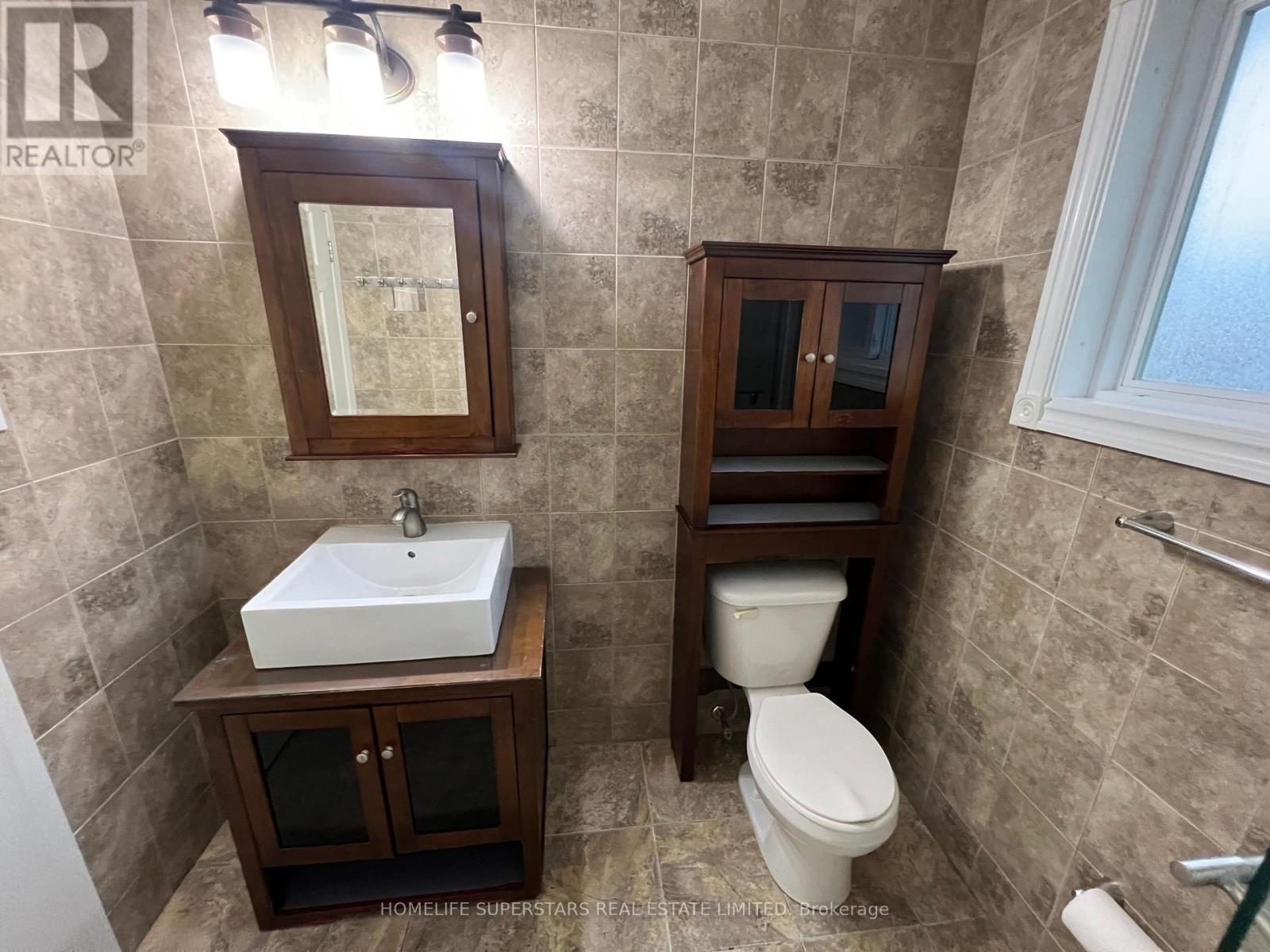 ( Upper ) - 131 Alicewood Court, Toronto, Ontario  M9V 3Y1 - Photo 20 - W12842308