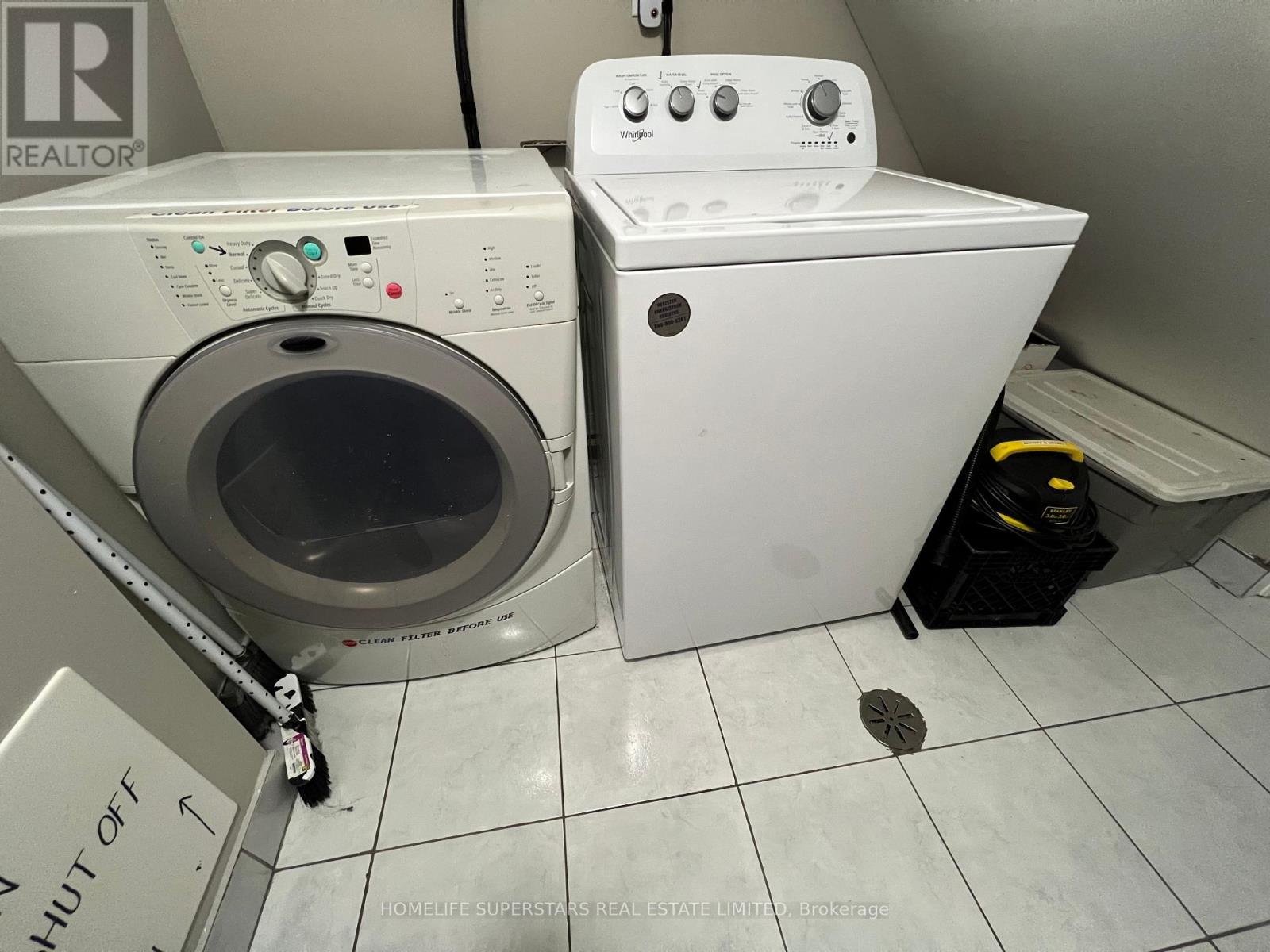 ( Upper ) - 131 Alicewood Court, Toronto, Ontario  M9V 3Y1 - Photo 22 - W12842308