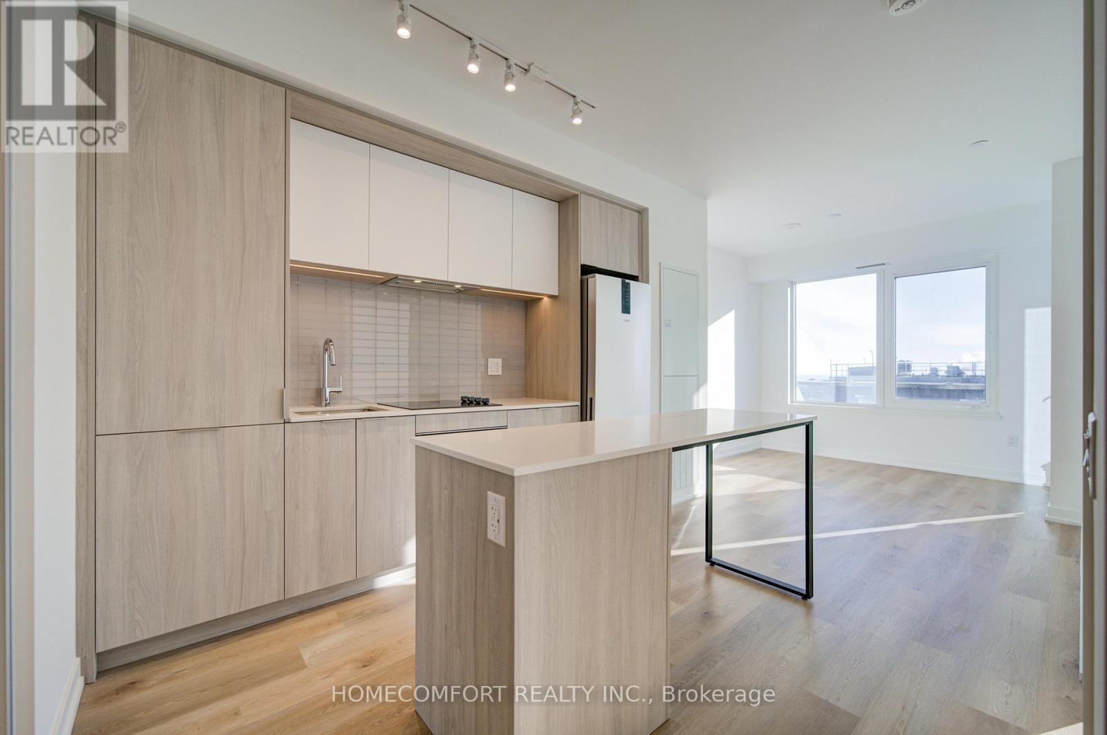 3807 - 395 Square One Drive, Mississauga, Ontario  L5B 0P6 - Photo 21 - W12842320