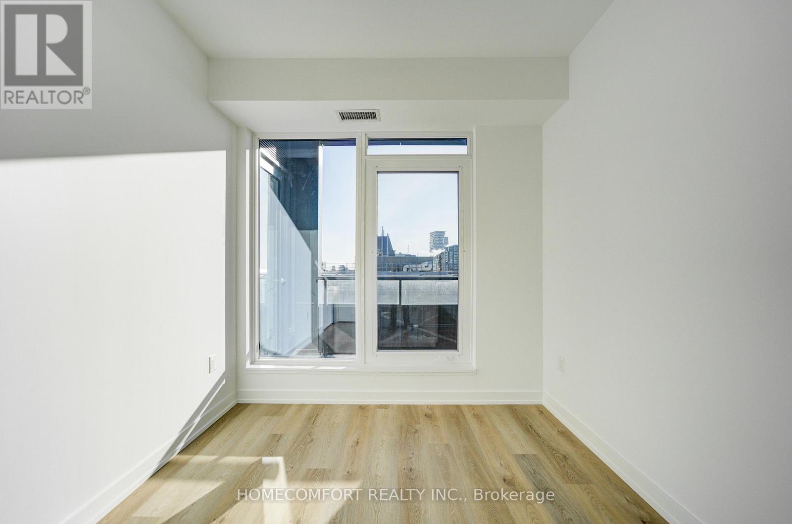 3807 - 395 Square One Drive, Mississauga, Ontario  L5B 0P6 - Photo 33 - W12842320