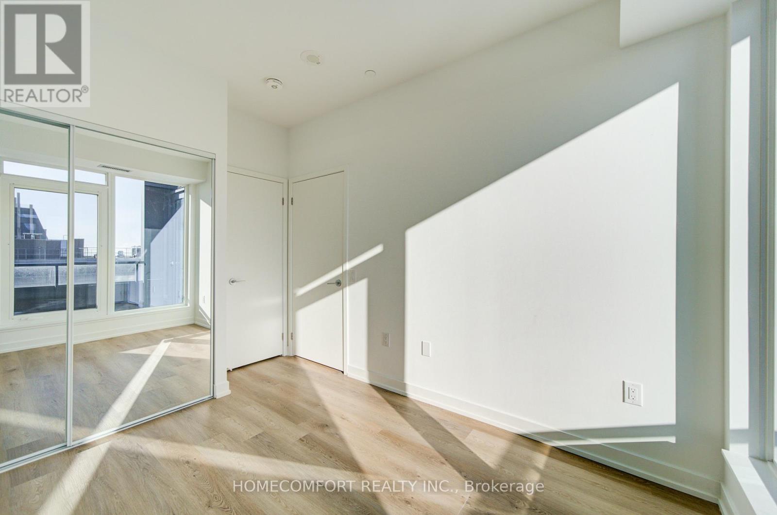 3807 - 395 Square One Drive, Mississauga, Ontario  L5B 0P6 - Photo 35 - W12842320