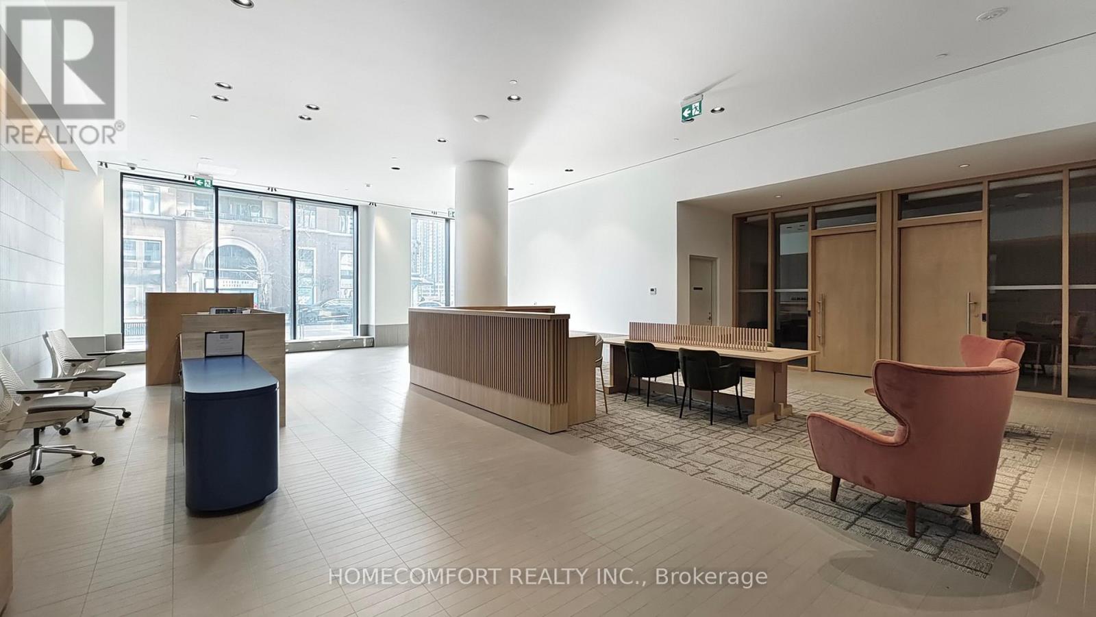 3807 - 395 Square One Drive, Mississauga, Ontario  L5B 0P6 - Photo 6 - W12842320