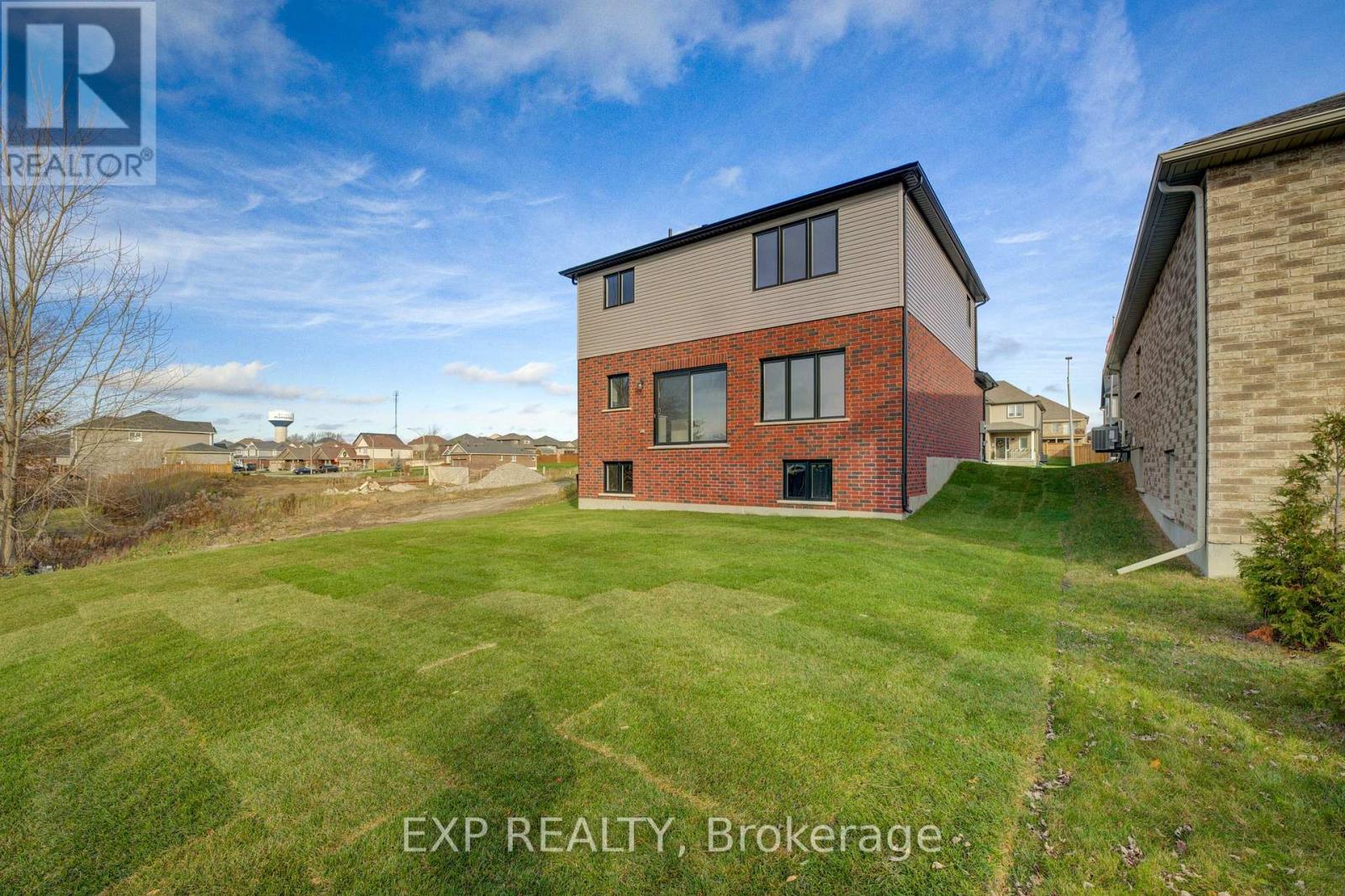 Unknown Address, ,     - Photo 2 - X12842310