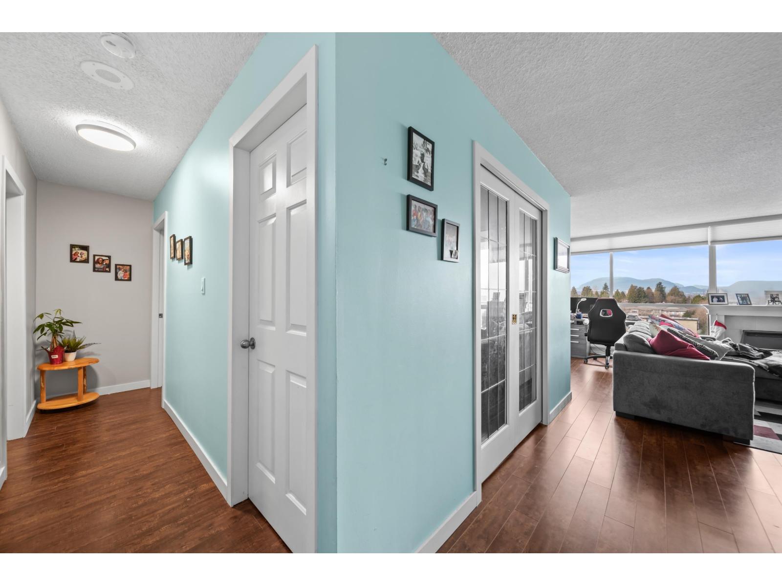 806 14881 103a Avenue, Surrey, British Columbia  V3R 0M5 - Photo 3 - R3095882