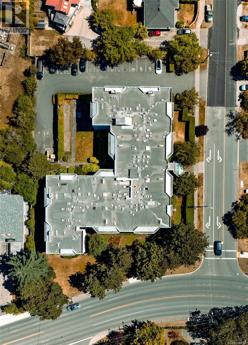 305 1100 Union Rd, Saanich, British Columbia  V8P 2J3 - Photo 31 - 1027517