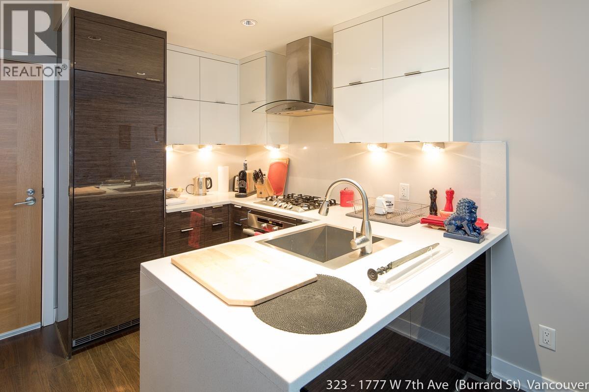 323 1777 W 7th Avenue, Vancouver, British Columbia  V6J 0E5 - Photo 3 - R3088314