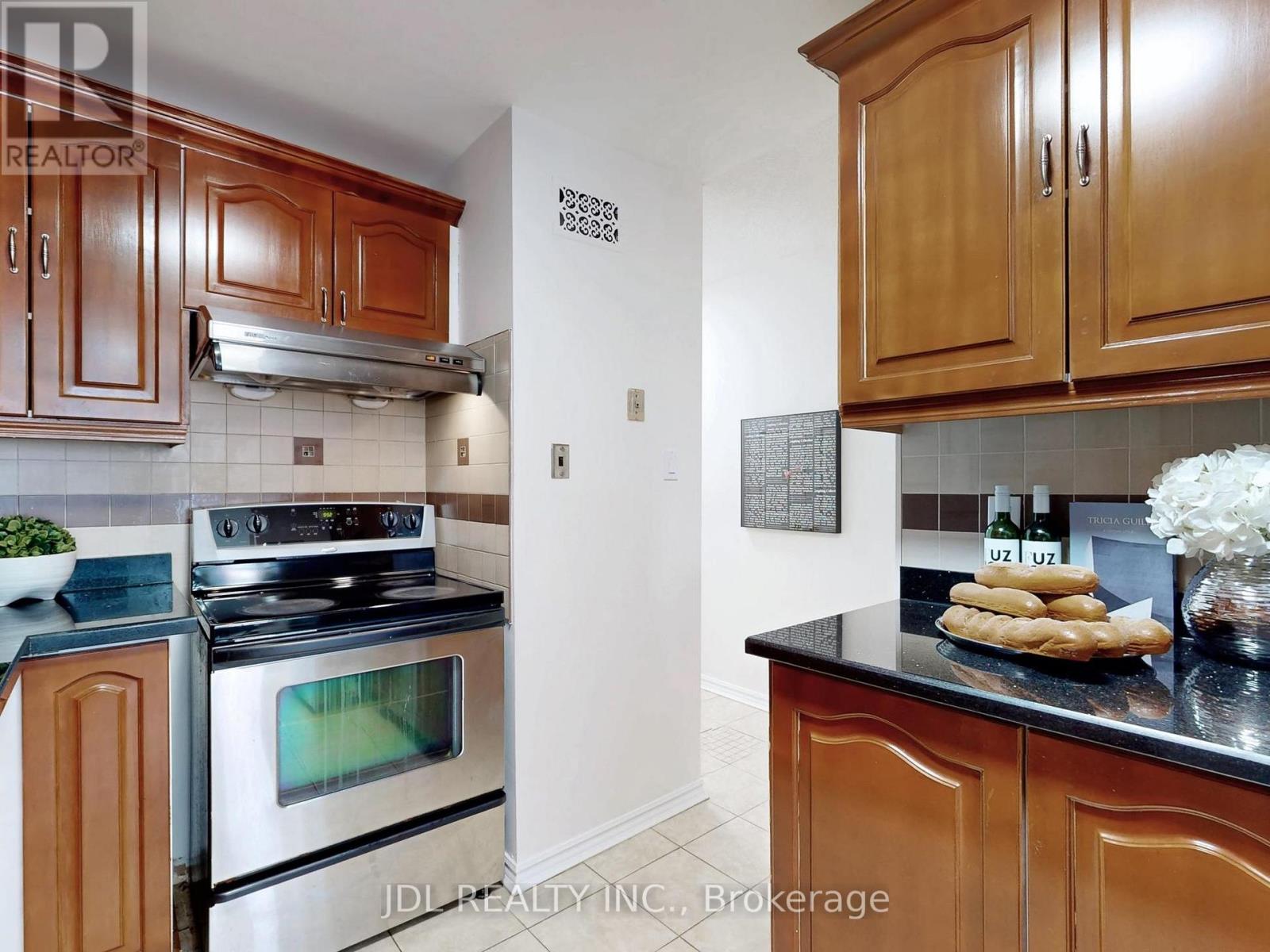 112 - 2205 South Millway, Mississauga, Ontario  L5L 3T2 - Photo 10 - W12820350