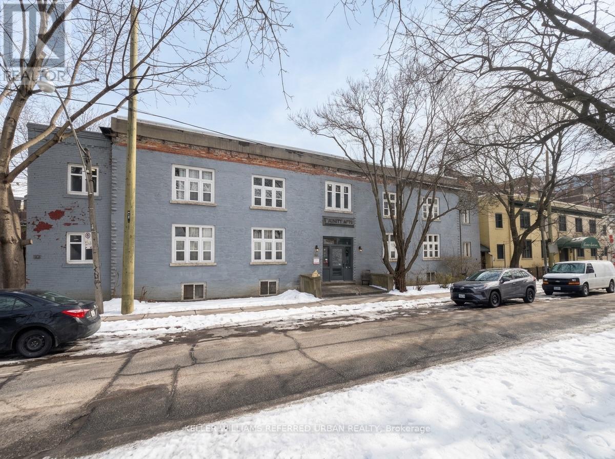 15 GORE VALE AVENUE, Toronto, Ontario