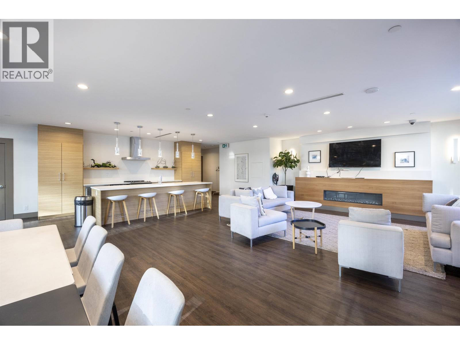 305 8580 RIVER DISTRICT CROSSING, Vancouver, British Columbia