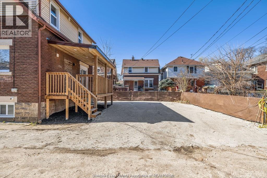 348 Caroline, Windsor, Ontario N9A 6A4 - Photo 19 - 26004485