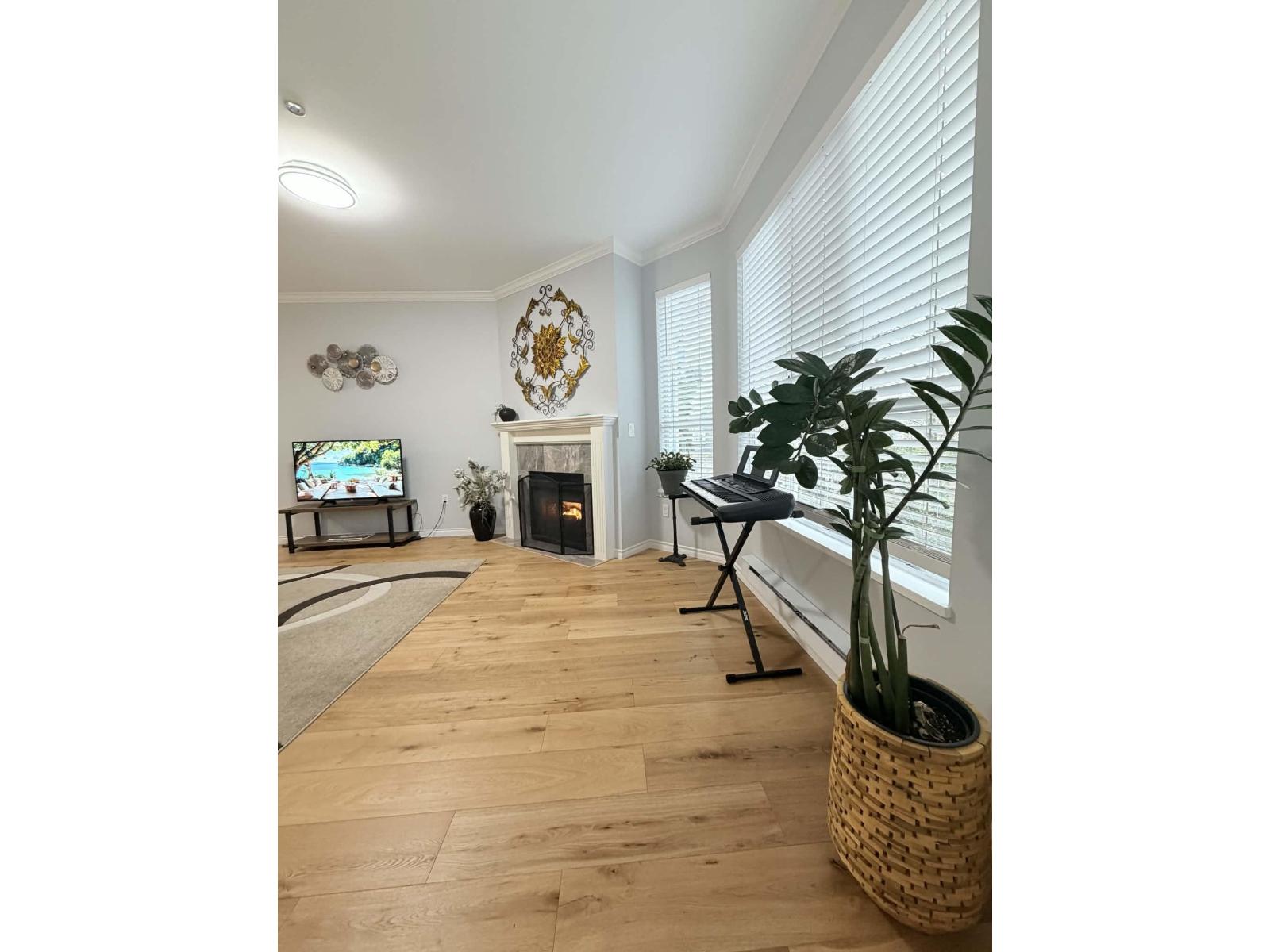 304 5646 200 Street, Langley, British Columbia  V3A 1M8 - Photo 3 - R3075555