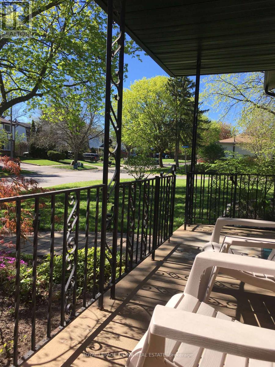 489 Crestwood Drive, Oshawa, Ontario  L1G 2R4 - Photo 3 - E12842398