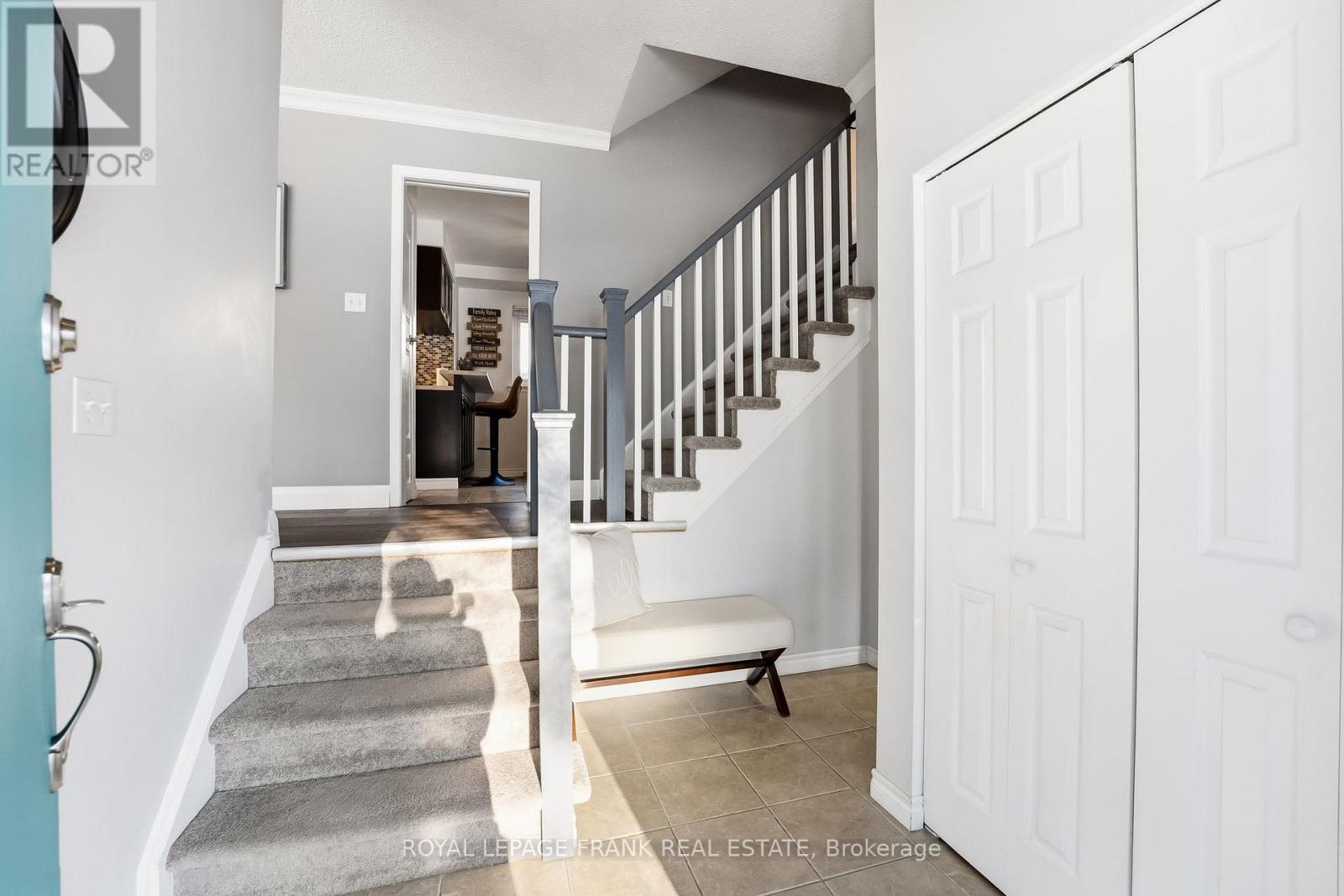 489 Crestwood Drive, Oshawa, Ontario  L1G 2R4 - Photo 4 - E12842398