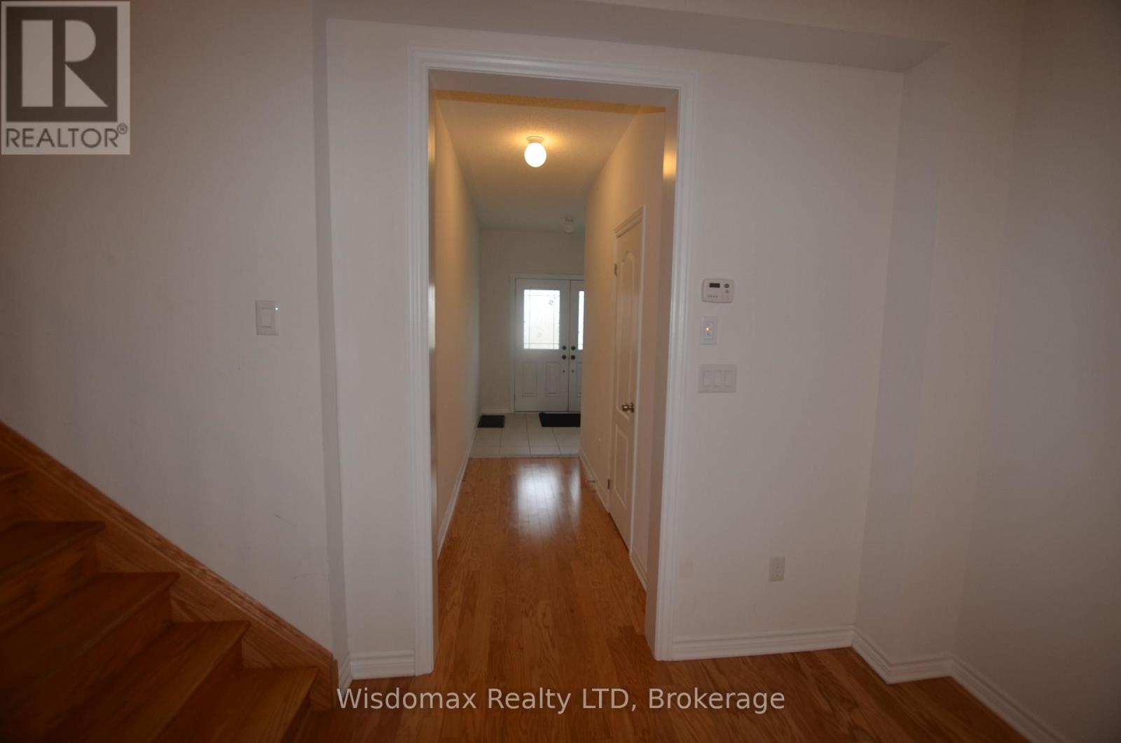 29 Palace Street, Thorold, Ontario  L2V 0J7 - Photo 3 - X12842388