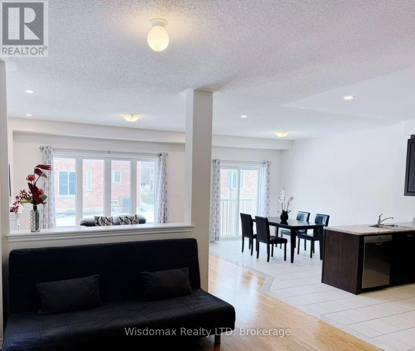 29 Palace Street, Thorold, Ontario  L2V 0J7 - Photo 5 - X12842388