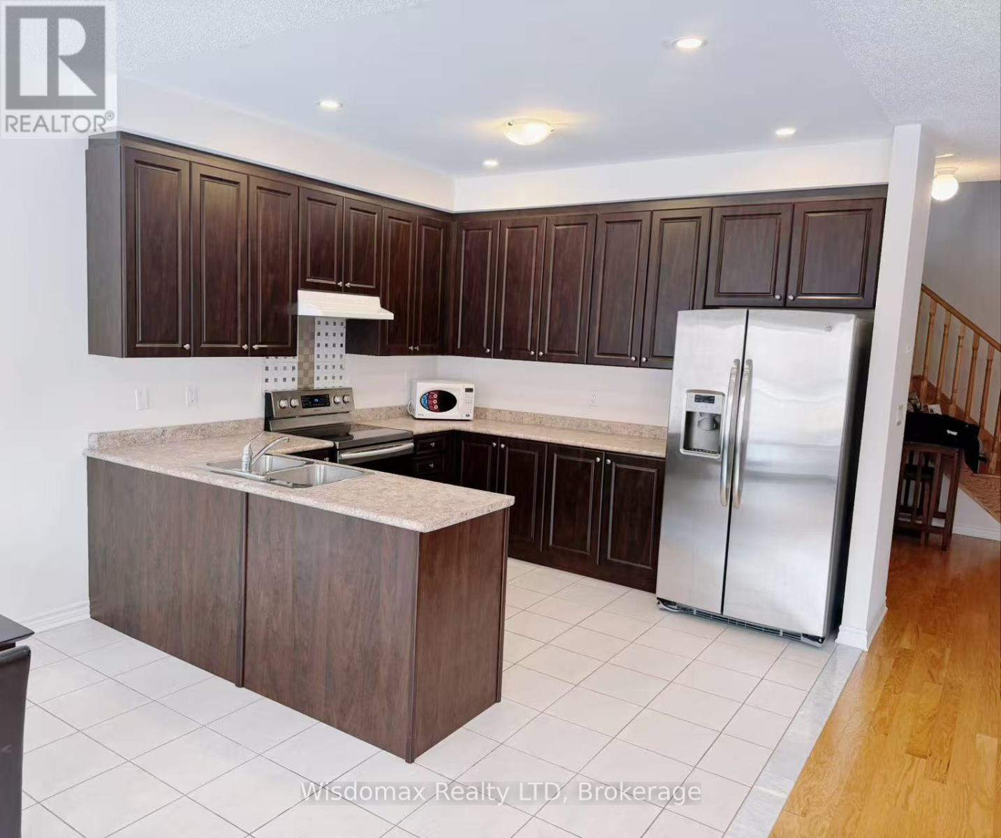 29 Palace Street, Thorold, Ontario  L2V 0J7 - Photo 6 - X12842388