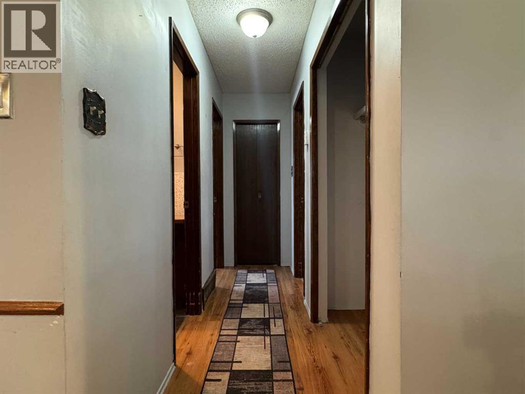 1251 St Catherine Road N, Lethbridge, Alberta  T1H 4E9 - Photo 8 - A2289681