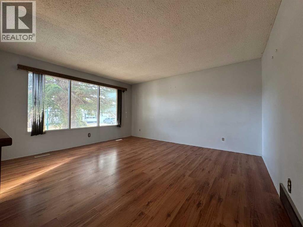 1251 St Catherine Road N, Lethbridge, Alberta  T1H 4E9 - Photo 4 - A2289681