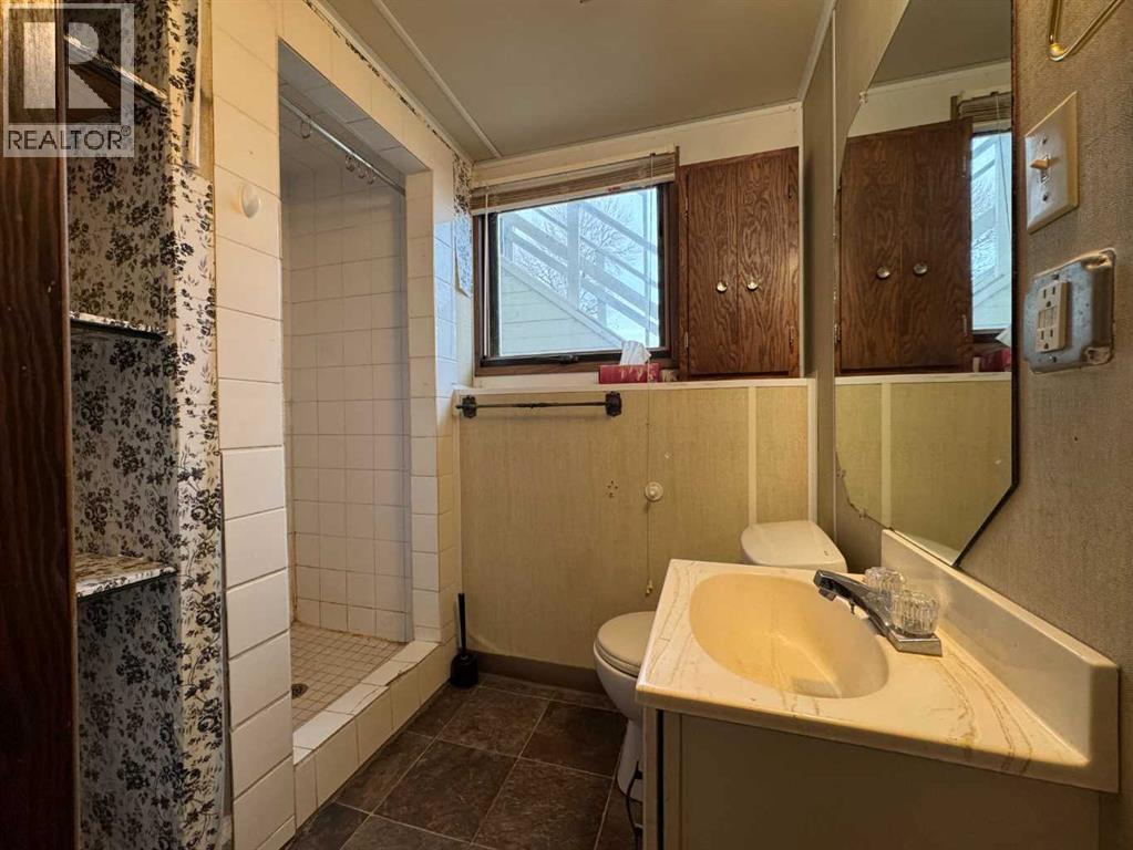 1251 St Catherine Road N, Lethbridge, Alberta  T1H 4E9 - Photo 20 - A2289681