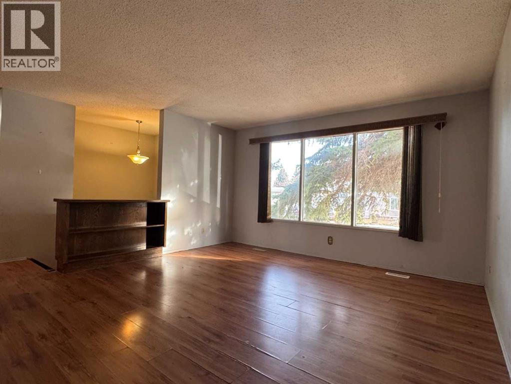 1251 St Catherine Road N, Lethbridge, Alberta  T1H 4E9 - Photo 5 - A2289681