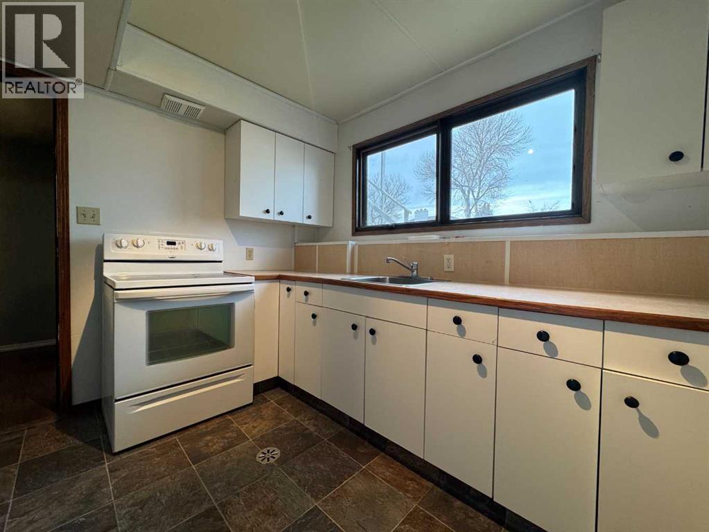 1251 St Catherine Road N, Lethbridge, Alberta  T1H 4E9 - Photo 19 - A2289681